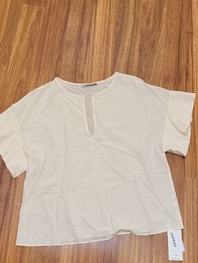 Etro Sheer Cream Short Sleeve Keyhole Blouse